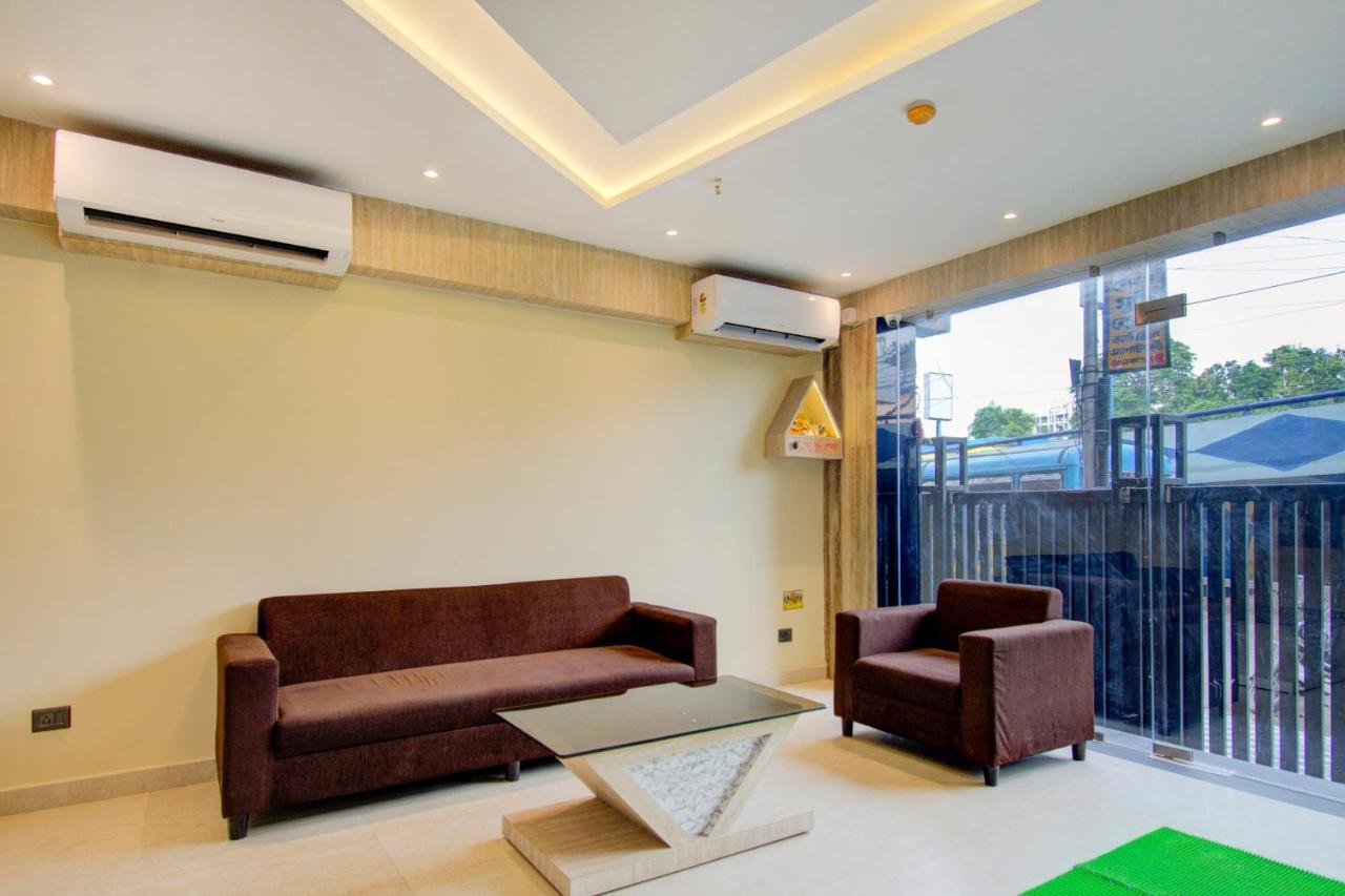 Super Townhouse Gokul Regency Near Metro Station Hotel 4*