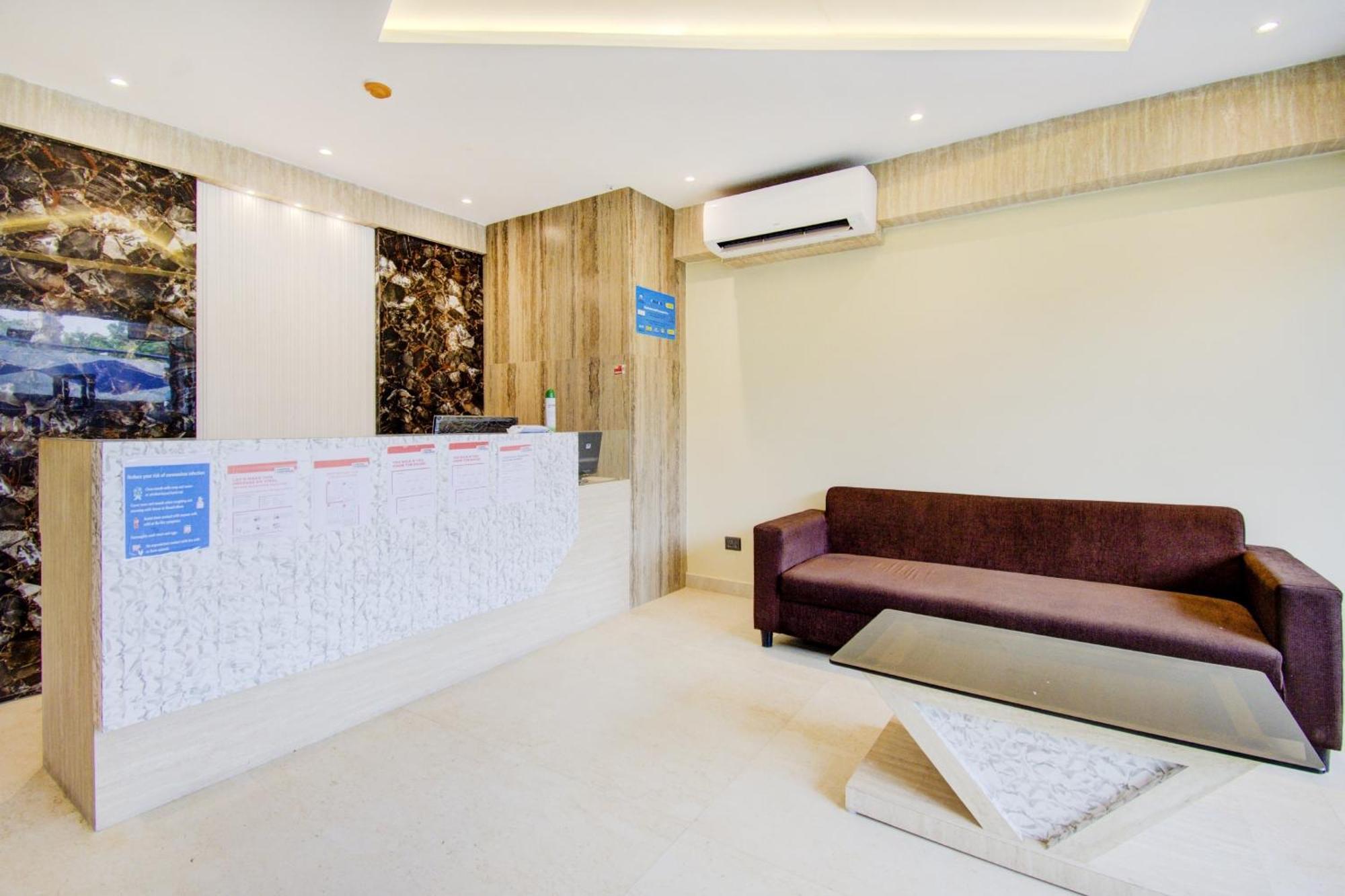 Super Townhouse Gokul Regency Near Metro Station Hotel 4*
