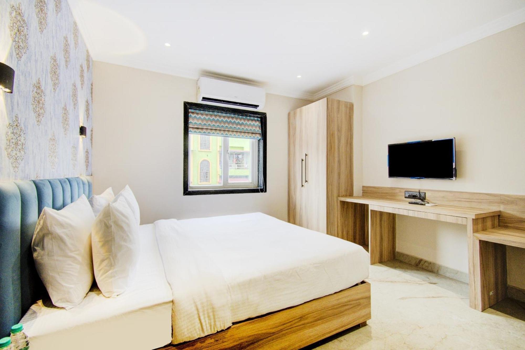 Super Townhouse Gokul Regency Near Metro Station Kolkata
